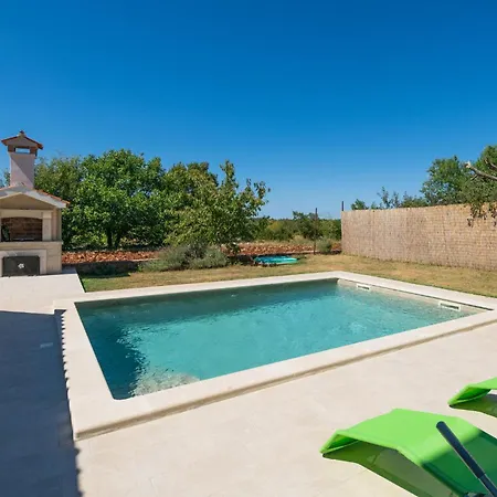 Holiday home In With Kitchen *