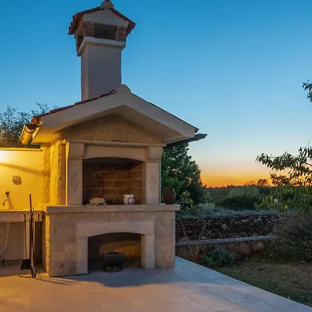 Holiday home In With Kitchen *