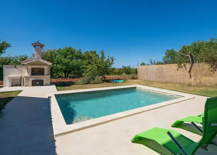 Holiday home In With Kitchen *