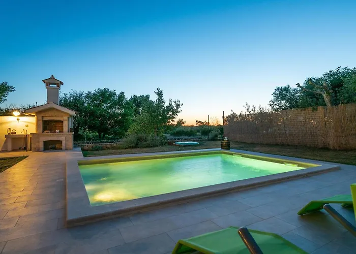 In With Kitchen Barban